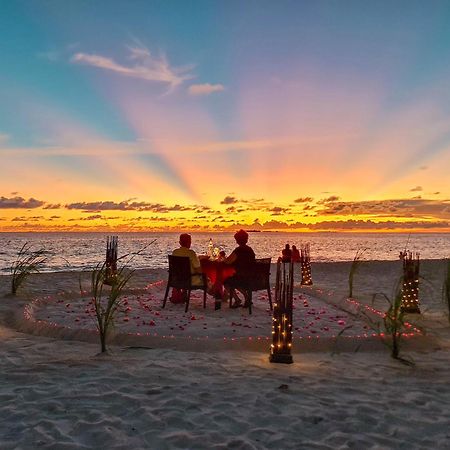Ukulhas Villa Oceanview Hotel & Spa 外观 照片