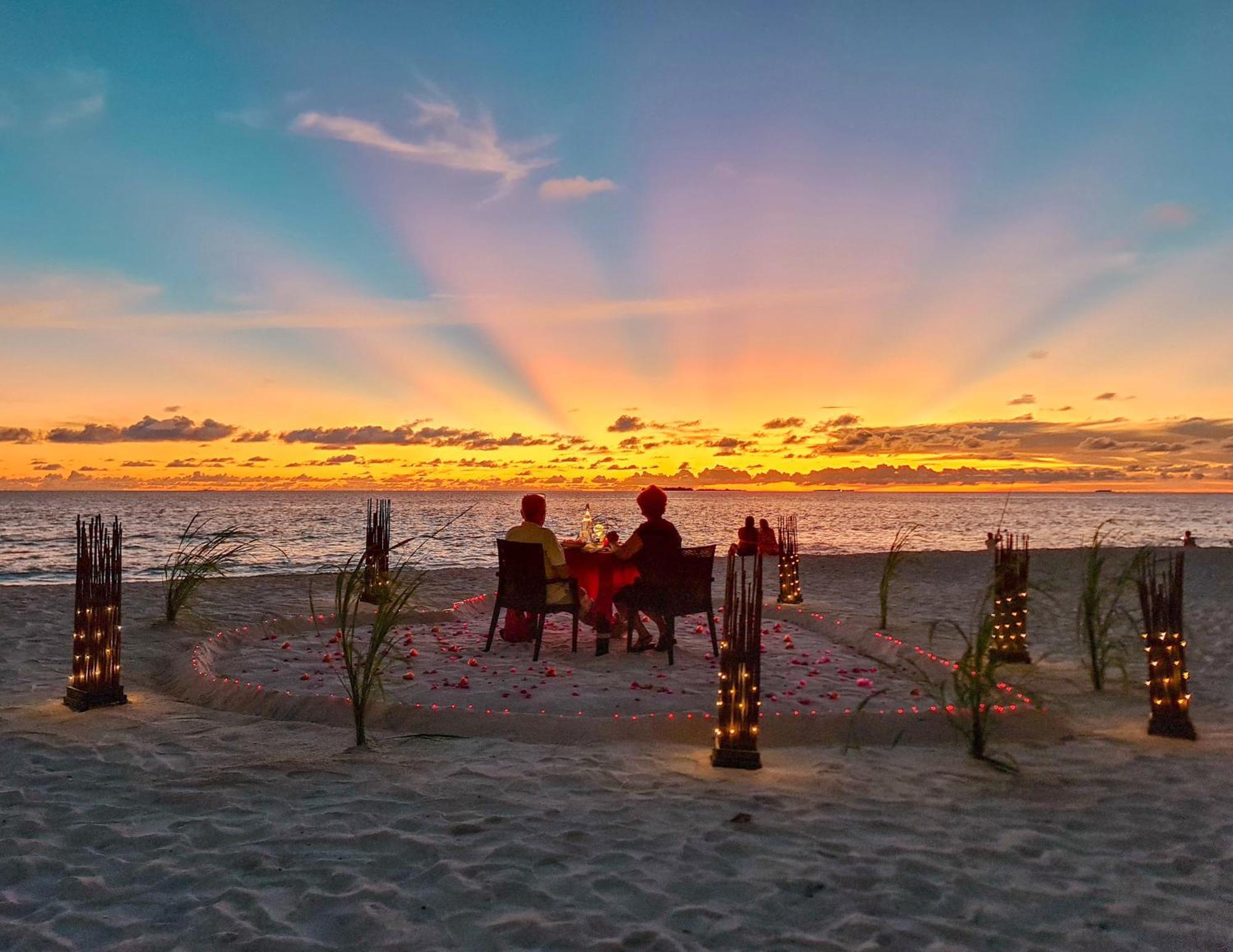 Ukulhas Villa Oceanview Hotel & Spa 外观 照片