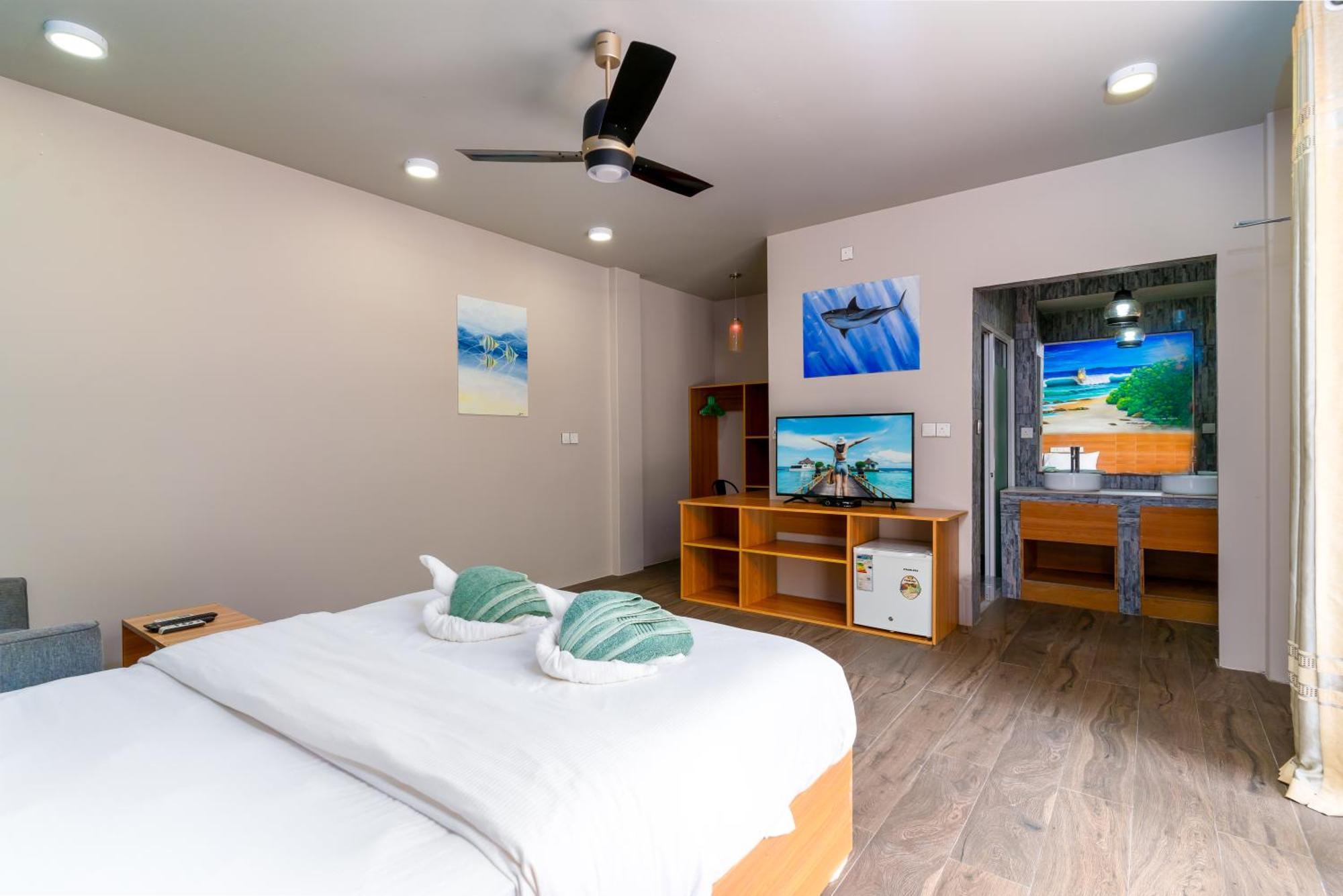 Ukulhas Villa Oceanview Hotel & Spa 外观 照片